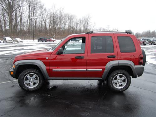 Jeep Liberty 2006 photo 2