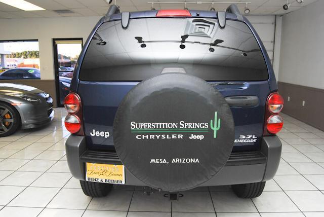 Jeep Liberty 2006 photo 4