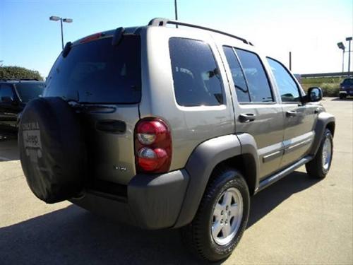 Jeep Liberty 2006 photo 4