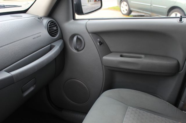 Jeep Liberty 2006 photo 2