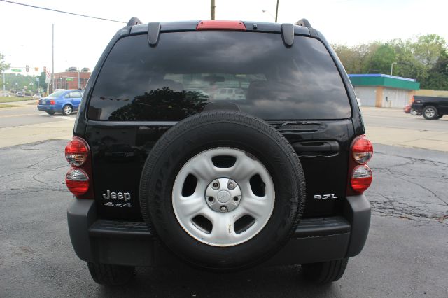 Jeep Liberty 2006 photo 4