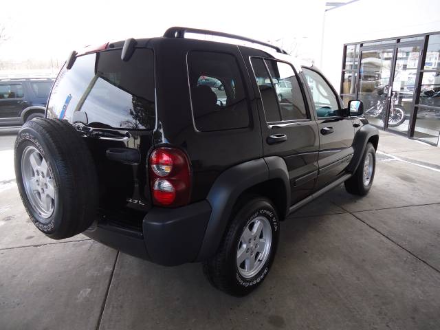 Jeep Liberty 2006 photo 3