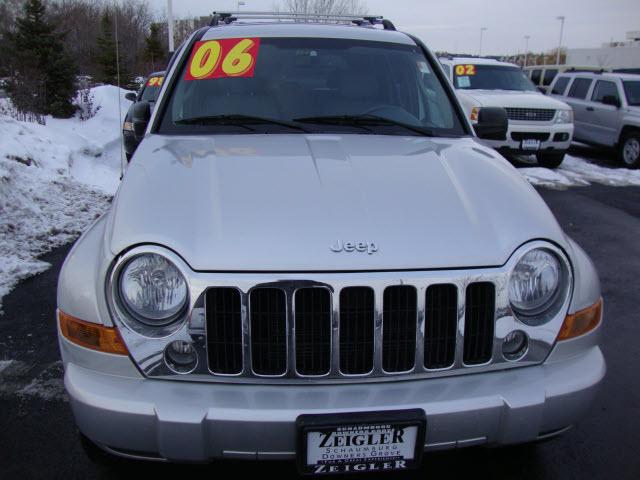 Jeep Liberty 2006 photo 2