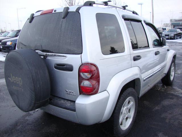 Jeep Liberty 2006 photo 4