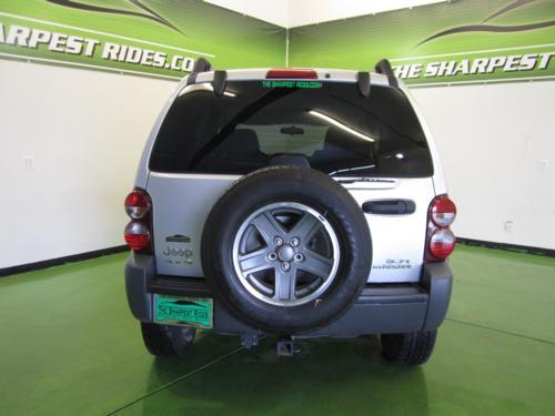 Jeep Liberty 2006 photo 4