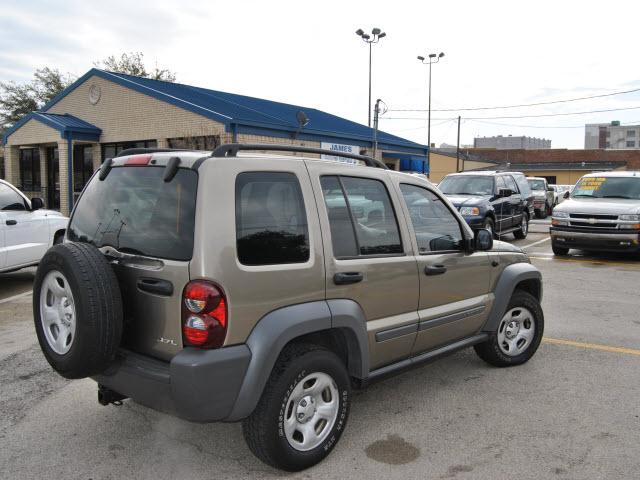 Jeep Liberty 2006 photo 3