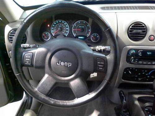 Jeep Liberty 2006 photo 2