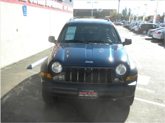 Jeep Liberty 2006 photo 2