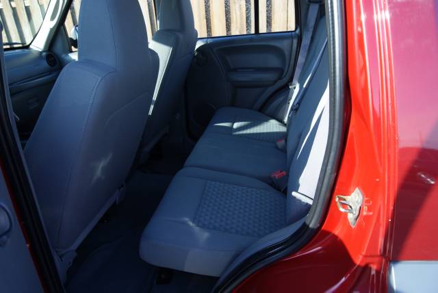 Jeep Liberty 2006 photo 4