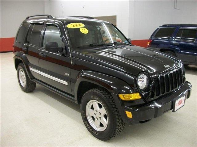 Jeep Liberty 2006 photo 2