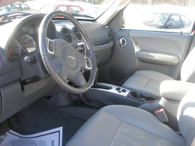 Jeep Liberty 2006 photo 2