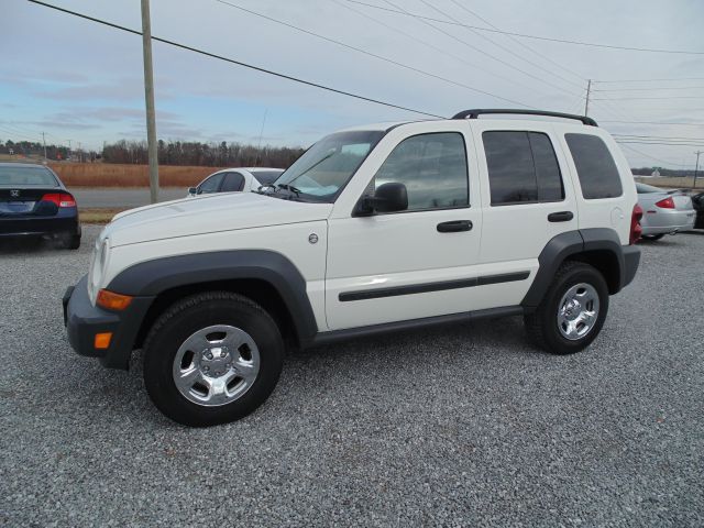 Jeep Liberty 2006 photo 2