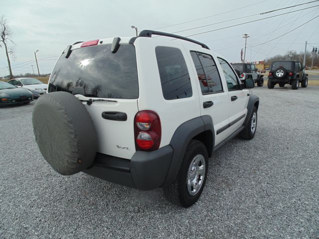 Jeep Liberty 2006 photo 4