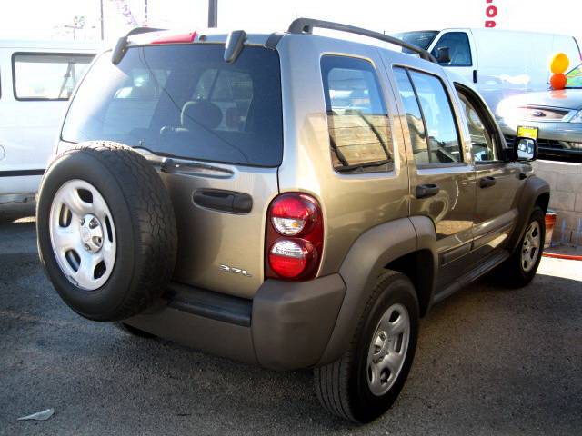 Jeep Liberty 2006 photo 1