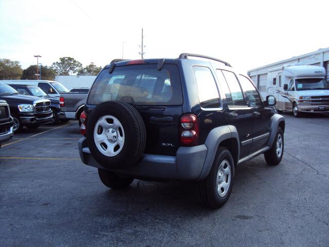 Jeep Liberty 2006 photo 3