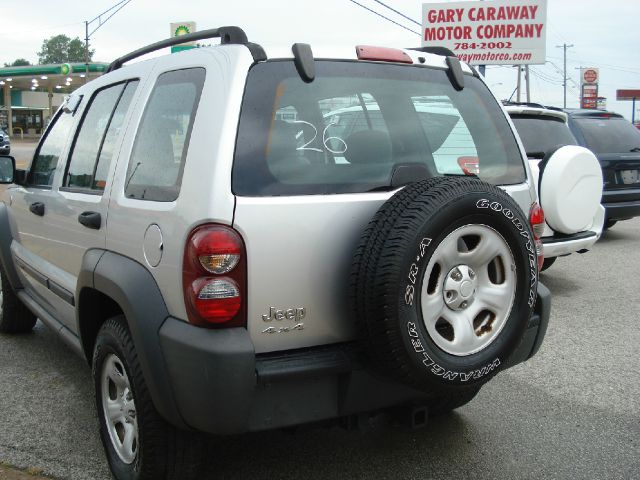 Jeep Liberty 2006 photo 3