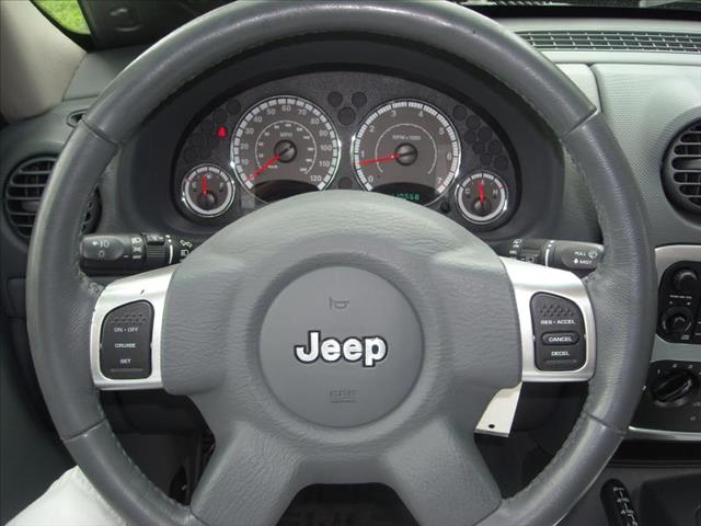 Jeep Liberty 2006 photo 1