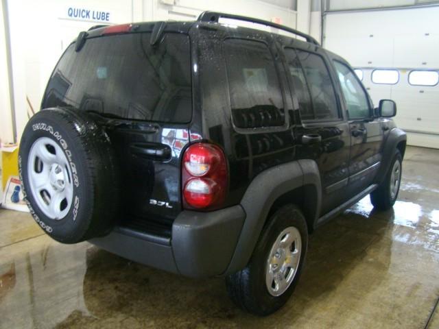 Jeep Liberty 2006 photo 3