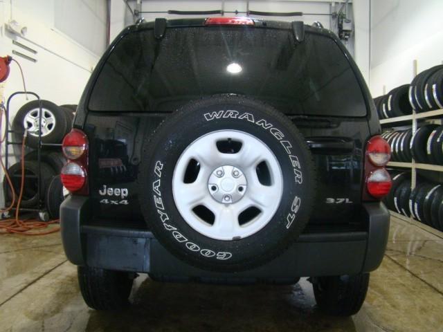 Jeep Liberty 2006 photo 4