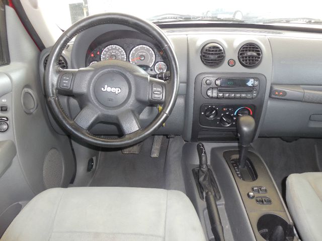 Jeep Liberty 2006 photo 1