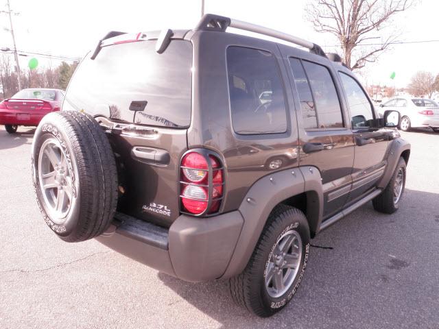 Jeep Liberty 2006 photo 2
