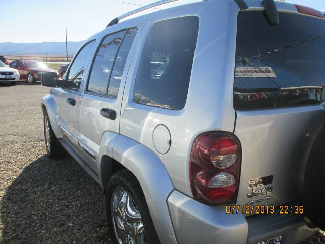 Jeep Liberty 2006 photo 1