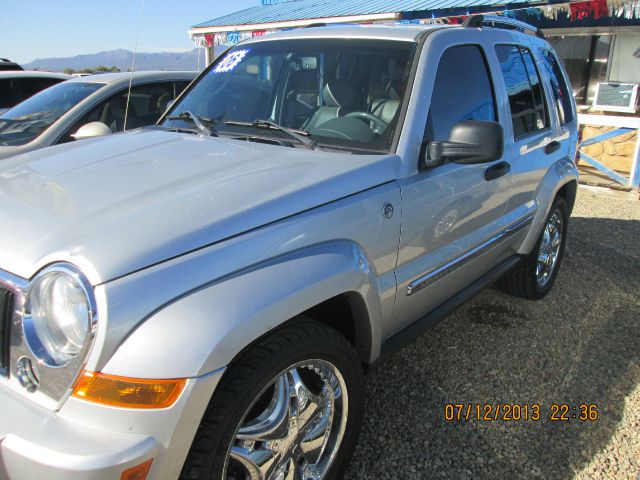 Jeep Liberty 2006 photo 2
