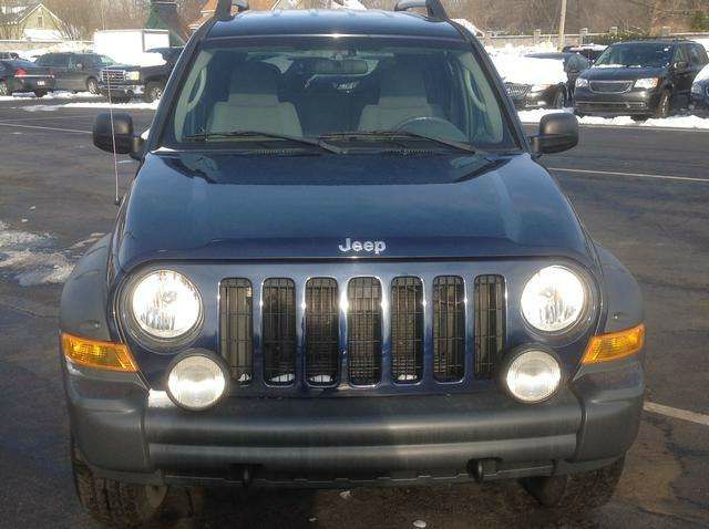 Jeep Liberty 2006 photo 2