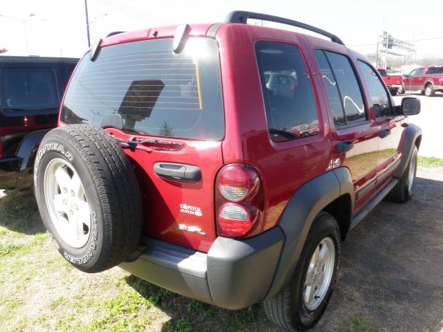 Jeep Liberty 2006 photo 2