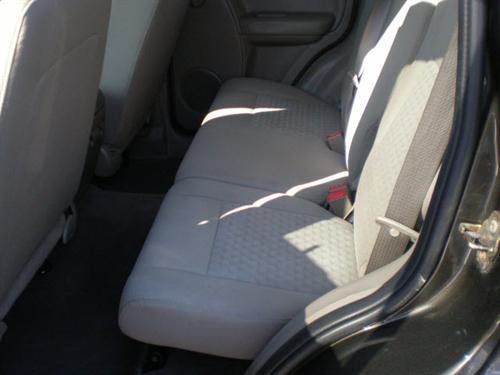 Jeep Liberty 2006 photo 2