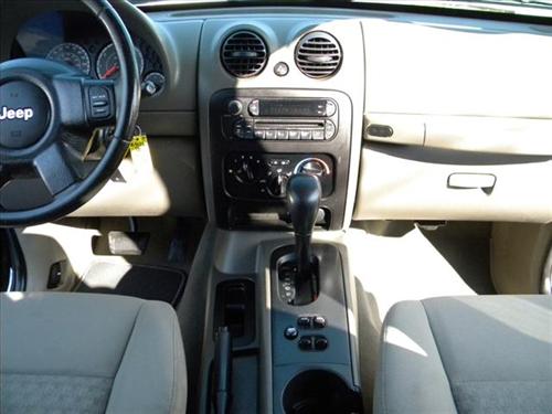 Jeep Liberty 2006 photo 4