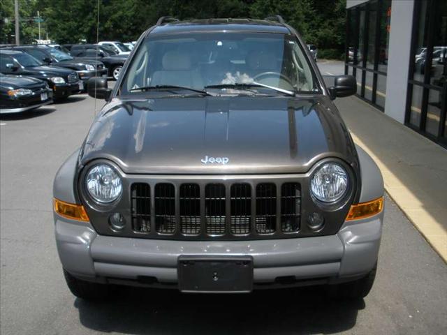 Jeep Liberty 2006 photo 2