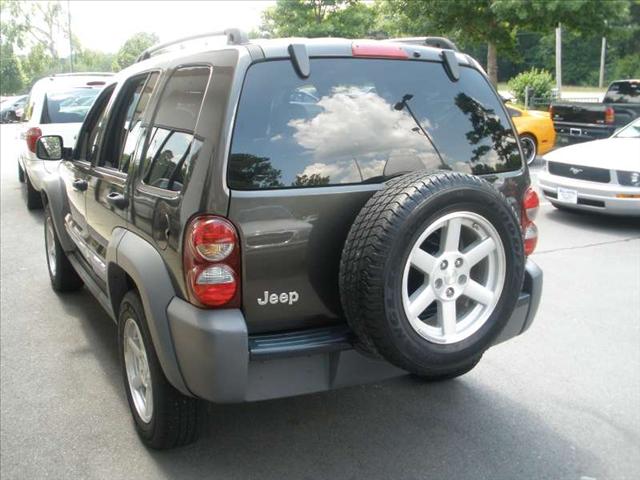 Jeep Liberty 2006 photo 3