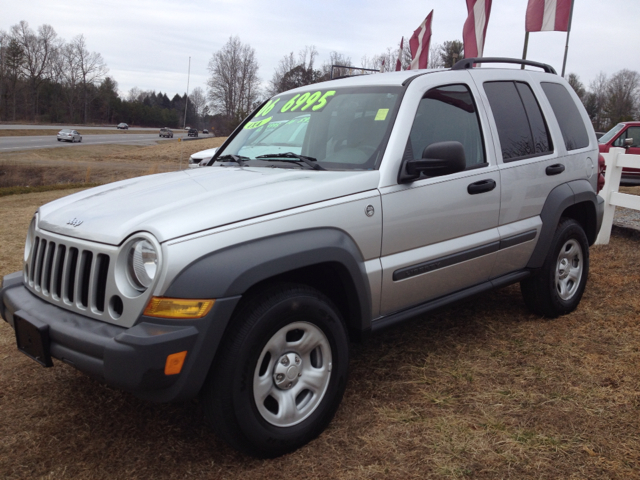 Jeep Liberty 2006 photo 3