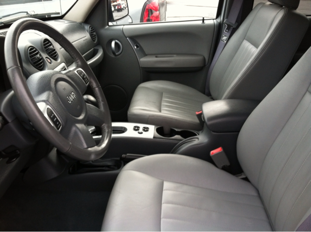 Jeep Liberty 2006 photo 2