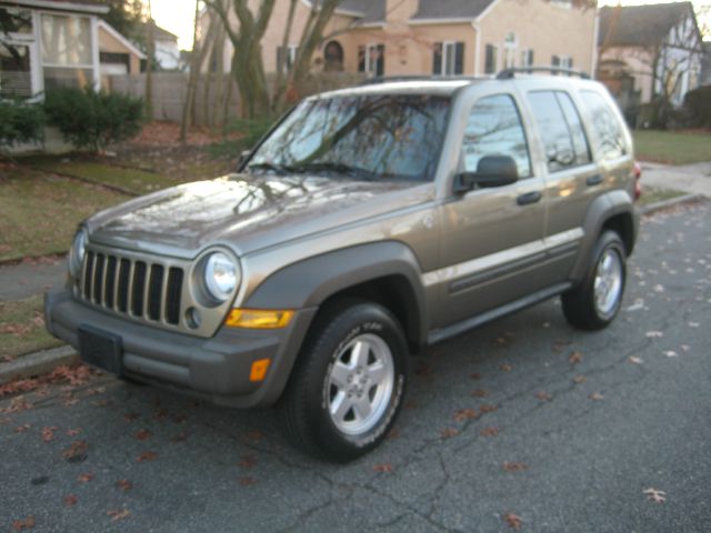 Jeep Liberty 2006 photo 2