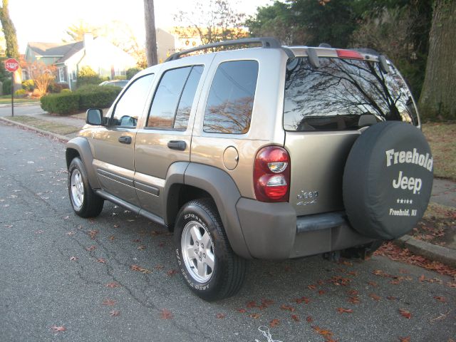 Jeep Liberty 2006 photo 4