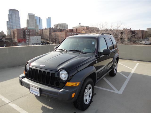 Jeep Liberty 2006 photo 2