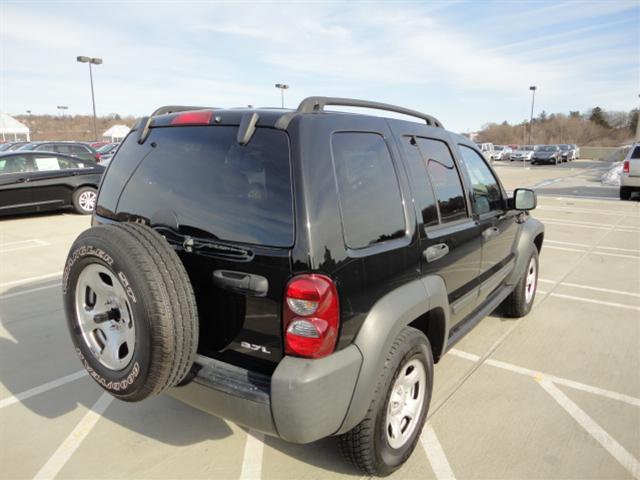 Jeep Liberty 2006 photo 4