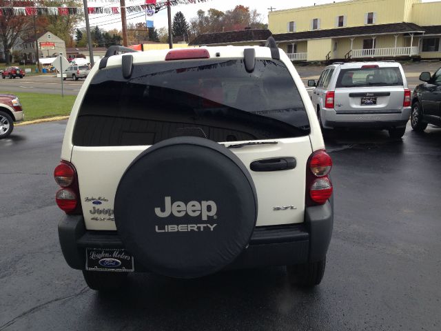 Jeep Liberty 2006 photo 4