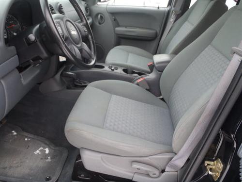 Jeep Liberty 2006 photo 2