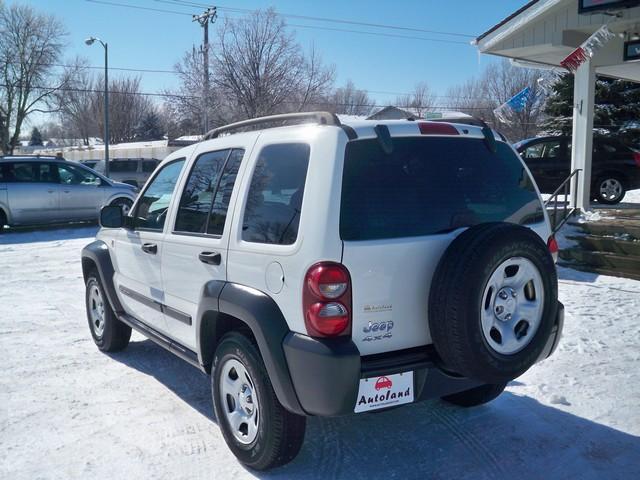 Jeep Liberty 2006 photo 3
