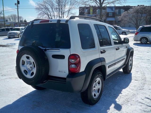 Jeep Liberty 2006 photo 4