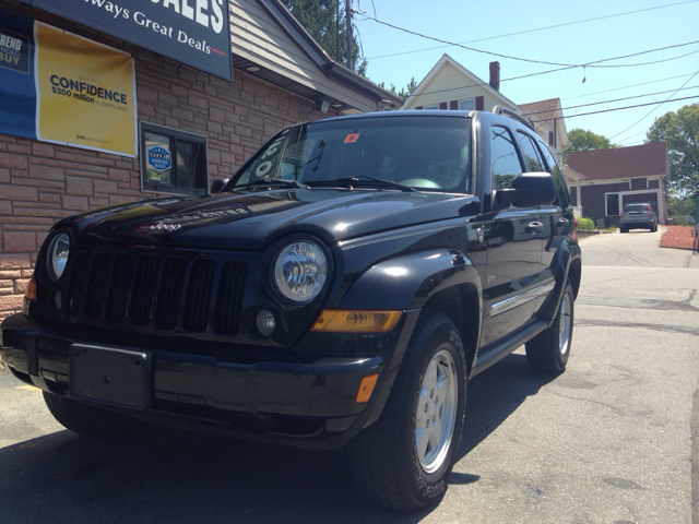 Jeep Liberty 2006 photo 2