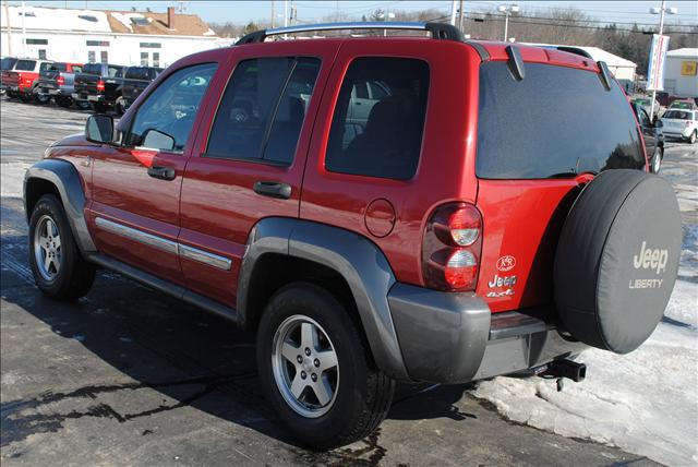 Jeep Liberty 2006 photo 4