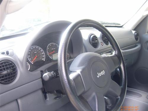 Jeep Liberty 2006 photo 3