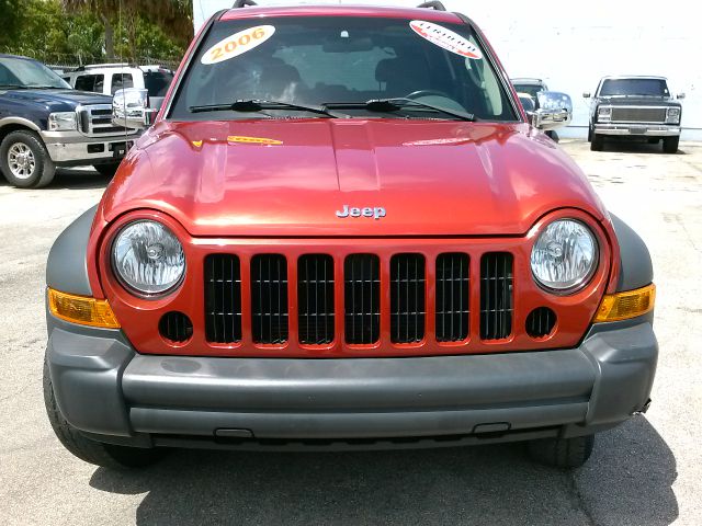 Jeep Liberty Extended Cab V8 LT W/1lt SUV