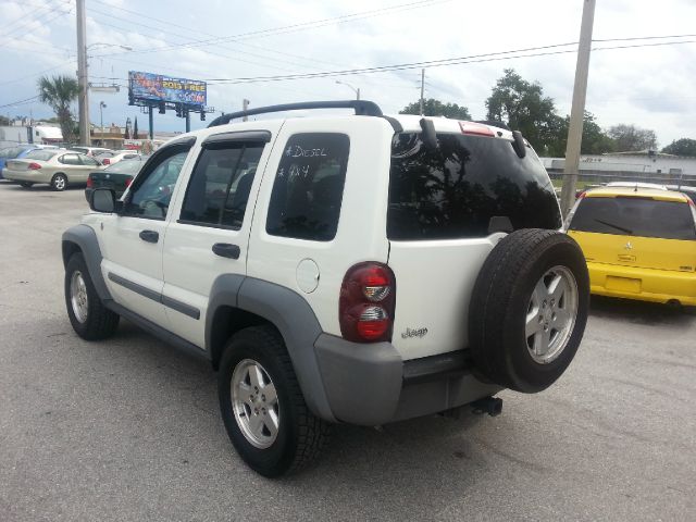 Jeep Liberty 2006 photo 2