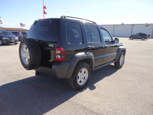Jeep Liberty 2006 photo 1