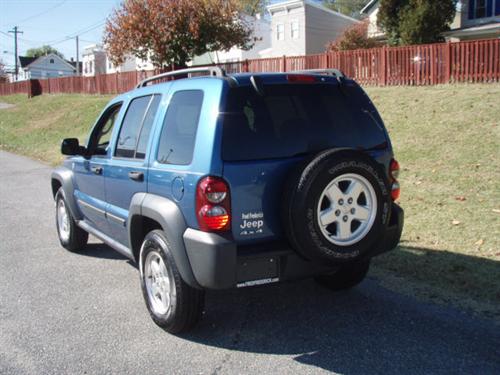 Jeep Liberty 2006 photo 2